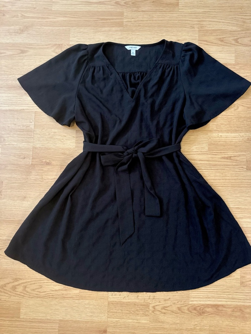 NWOT Nine West Black Tie-Waist Flutter Sleeve Dress